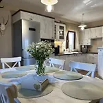 Villa Ostoja Jeziorak Jezierzyce *