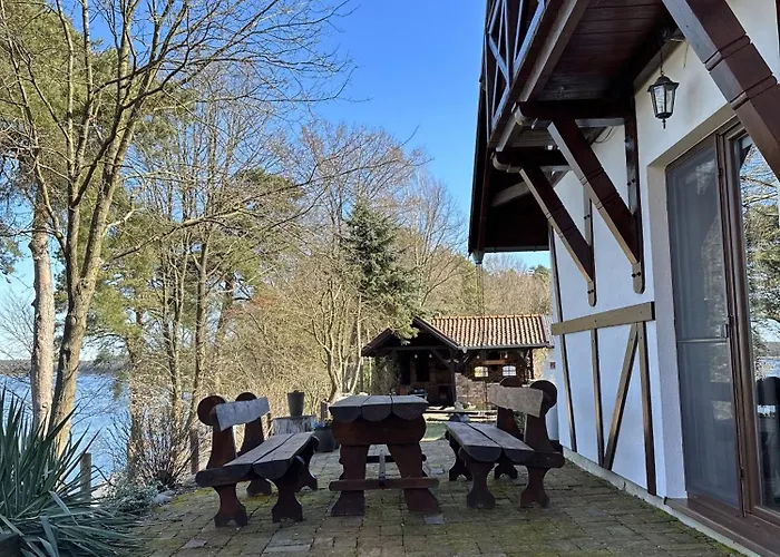 Vila Ostoja Jeziorak Jezierzyce